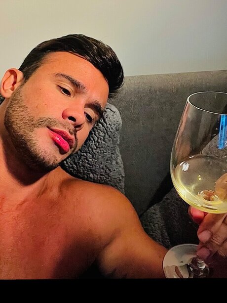 Foto di nudo di fuga di OnlyFans di James Brandon