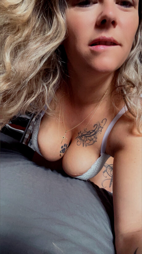 Foto di nudo di fuga di OnlyFans di Gwen 