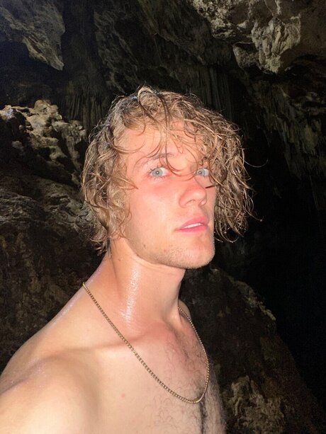 Foto di nudo di fuga di OnlyFans di The German Travel Guy 
