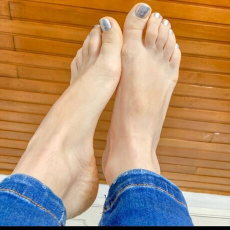 Foto di nudo di fuga di OnlyFans di Paulinas Feet Colombian White Wrinkles