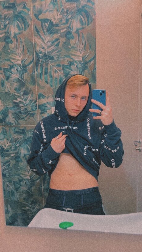 Foto di nudo di fuga di OnlyFans di Reiderany
