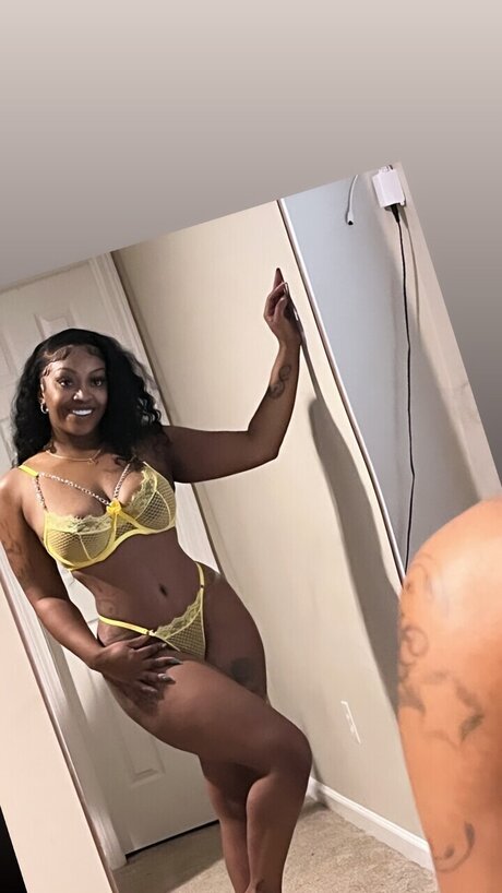 Foto di nudo di fuga di OnlyFans di Exoticqueen