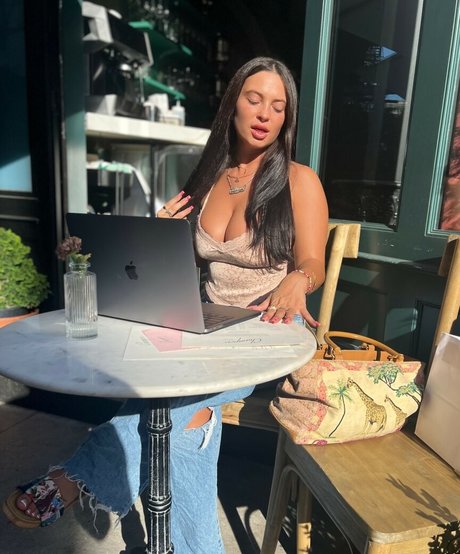 Foto di nudo di fuga di OnlyFans di Sally Spice