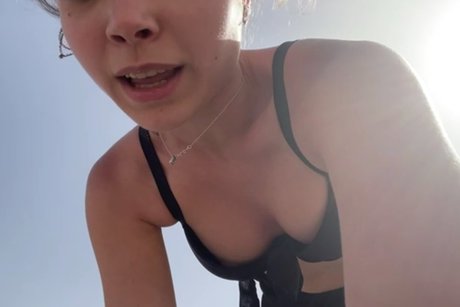 Foto di nudo di fuga di OnlyFans di Monica Jimenez