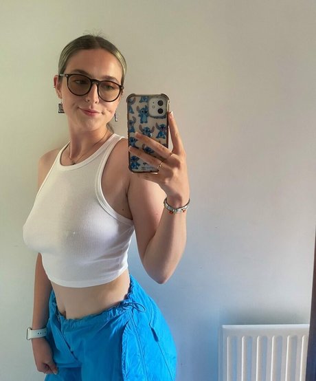 Foto di nudo di fuga di OnlyFans di Millllievanillllie