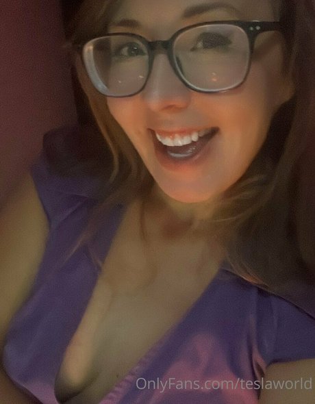 Foto di nudo di fuga di OnlyFans di Teslaworld