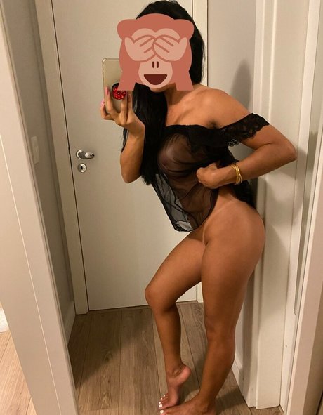 Foto di nudo di fuga di OnlyFans di Maira Fraga