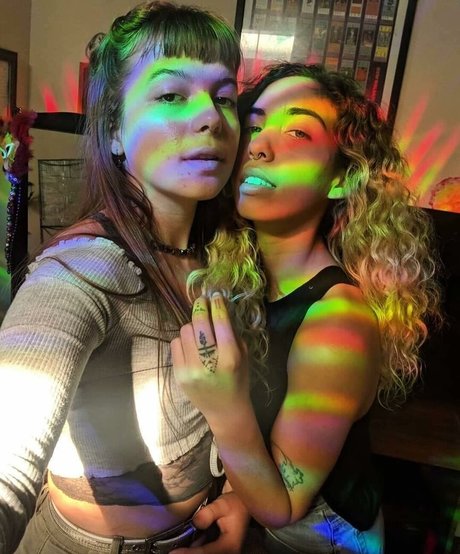 Foto di nudo di fuga di OnlyFans di Indigo De Souza