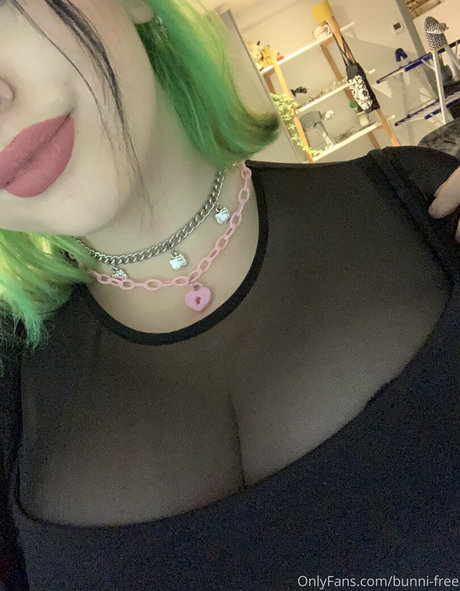 Foto di nudo di fuga di OnlyFans di Bunnifree
