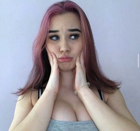 Foto di nudo di fuga di OnlyFans di Anna Langley
