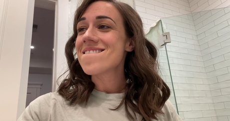 Foto di nudo di fuga di OnlyFans di Colleen Ballinger