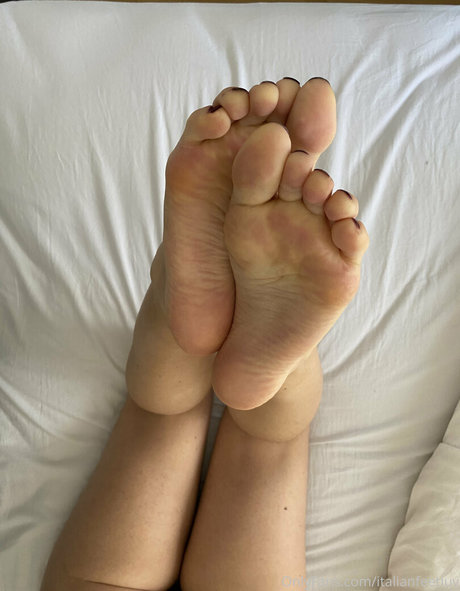 Foto di nudo di fuga di OnlyFans di Italianfeetluv