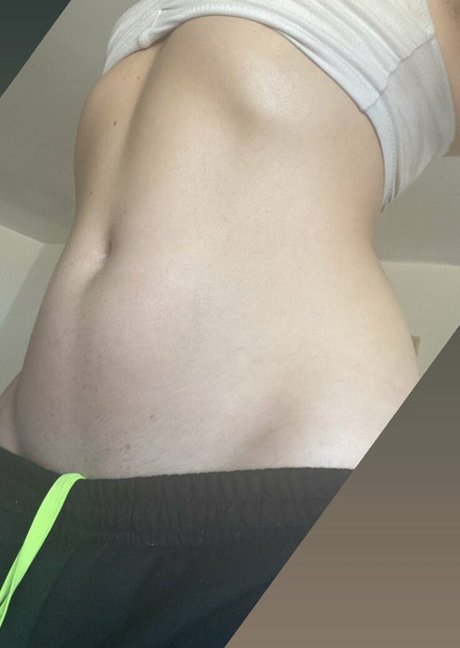 Foto di nudo di fuga di OnlyFans di Lbanton