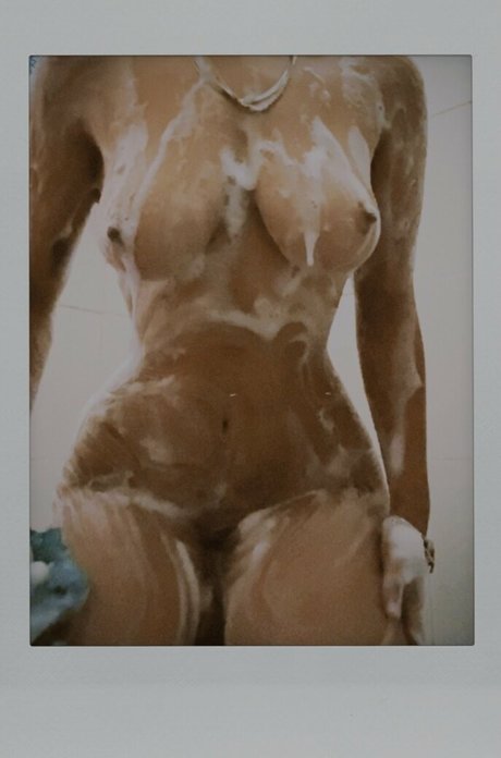 Foto di nudo di fuga di OnlyFans di Neruisabel
