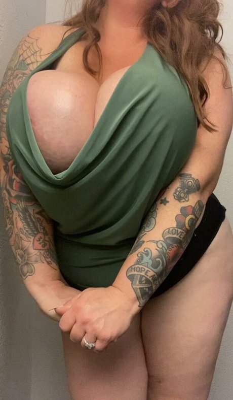 Foto di nudo di fuga di OnlyFans di Inflateaval