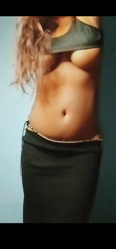Foto di nudo di fuga di OnlyFans di Payel Vlog
