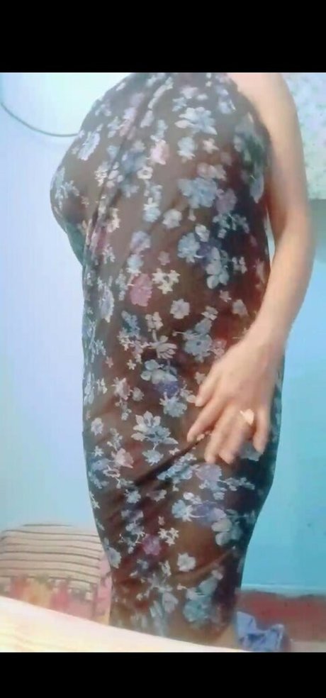 Foto di nudo di fuga di OnlyFans di Payel Vlog