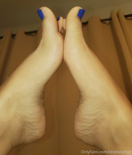 Foto di nudo di fuga di OnlyFans di Lizziesexifeet