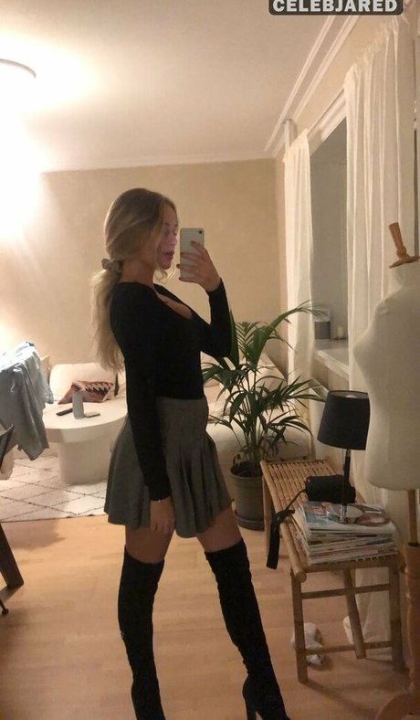 Foto di nudo di fuga di OnlyFans di Frederikke Bach