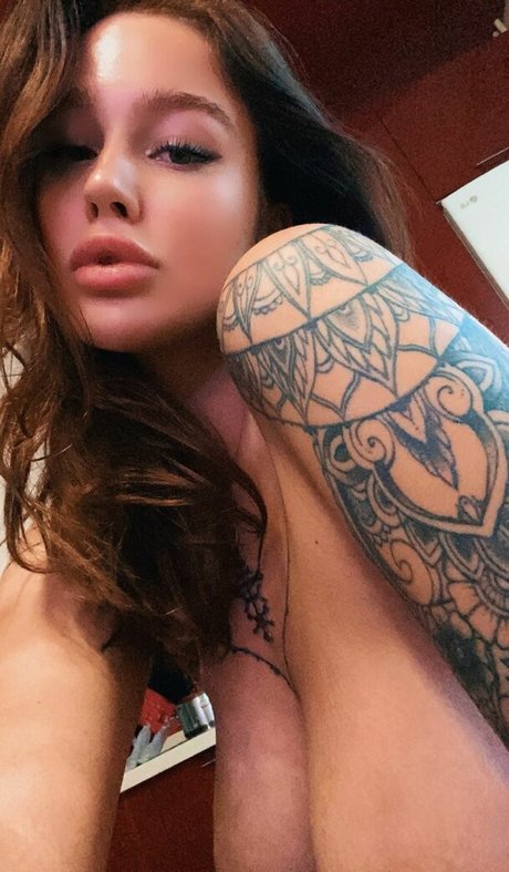 Foto di nudo di fuga di OnlyFans di Hellvoron