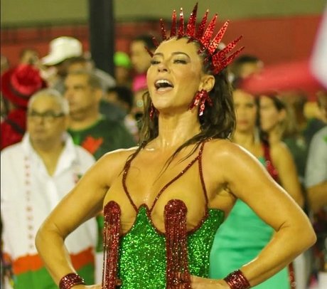Foto di nudo di fuga di OnlyFans di Paola Oliveira