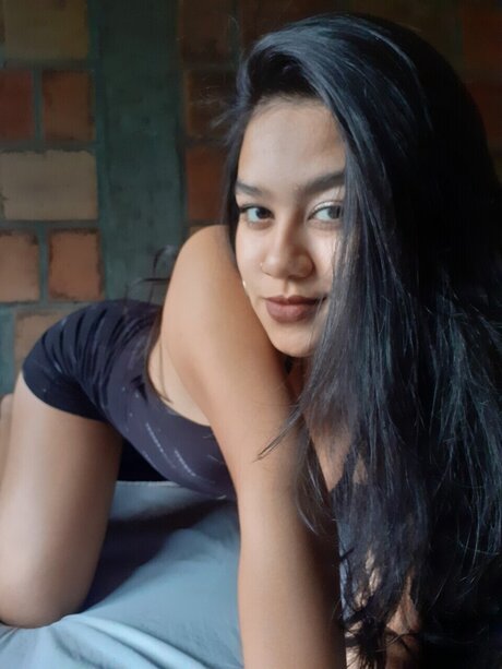 Foto di nudo di fuga di OnlyFans di Angieyv12