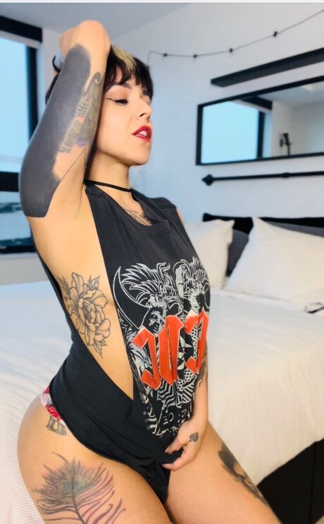 Foto di nudo di fuga di OnlyFans di Littlest Meagan