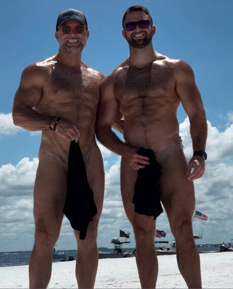 Foto di nudo di fuga di OnlyFans di Adamdansrq
