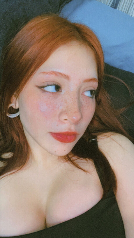 Foto di nudo di fuga di OnlyFans di Red