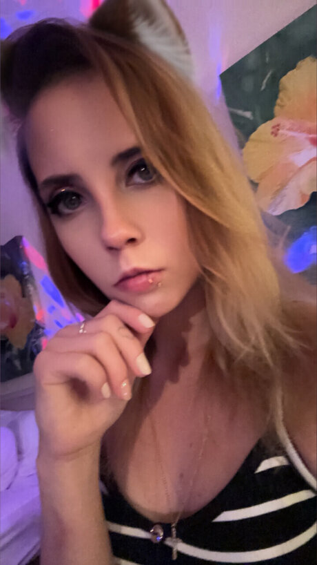 Foto di nudo di fuga di OnlyFans di Kasey Rai Karter