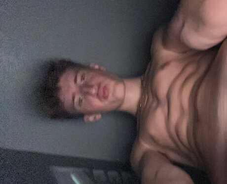 Foto di nudo di fuga di OnlyFans di Surprisingly Large Pat