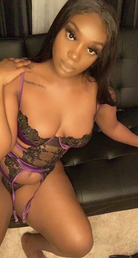 Foto di nudo di fuga di OnlyFans di Lyric 
