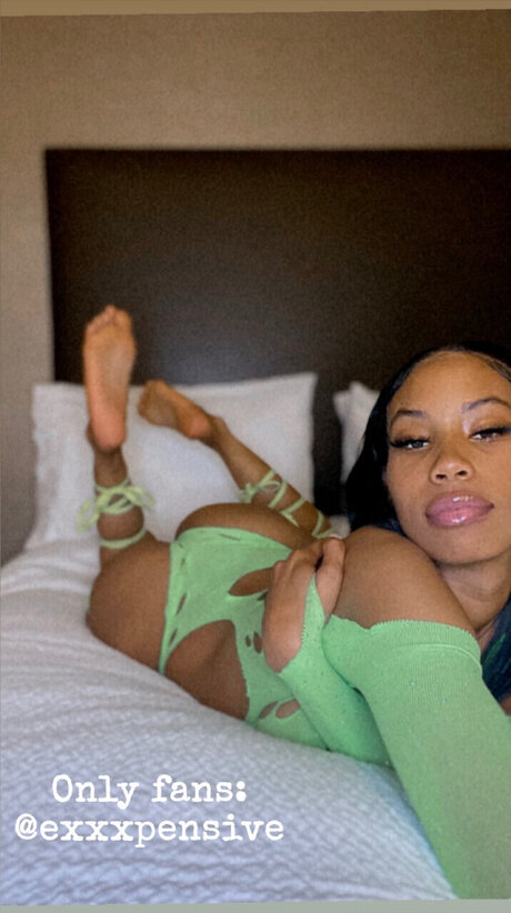 Foto di nudo di fuga di OnlyFans di Exxxpenive The Trophie