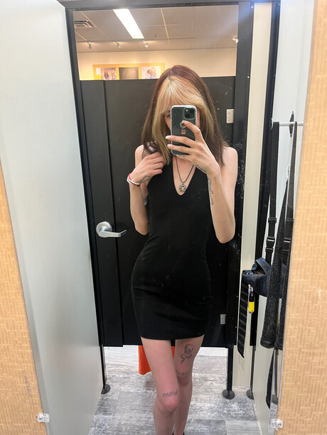 Foto di nudo di fuga di OnlyFans di  Hell For You