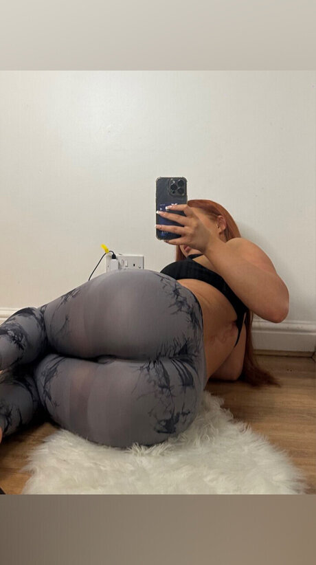 Foto di nudo di fuga di OnlyFans di Redheadn