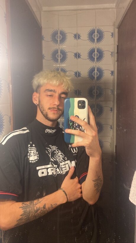 Foto di nudo di fuga di OnlyFans di Nik11