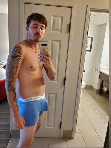 Foto di nudo di fuga di OnlyFans di Mrpov