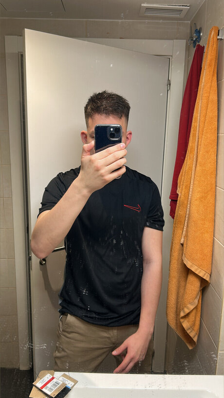 Foto di nudo di fuga di OnlyFans di Dylan