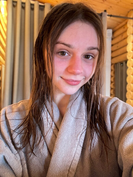 Foto di nudo di fuga di OnlyFans di Agnes