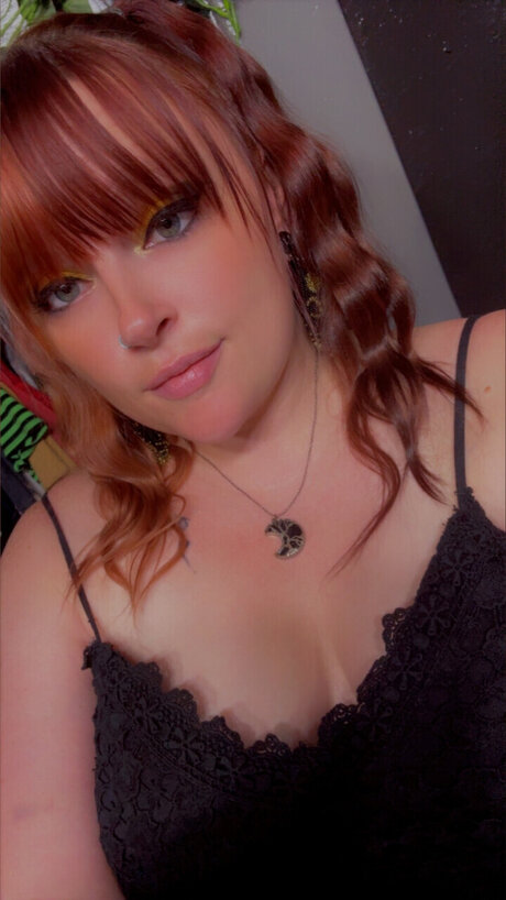 Foto di nudo di fuga di OnlyFans di Bloom After Dark