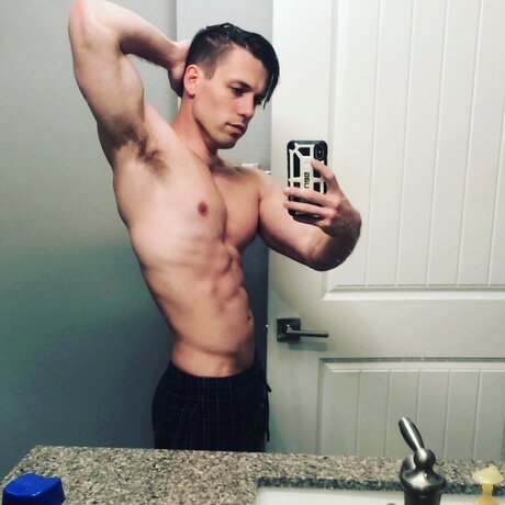 Foto di nudo di fuga di OnlyFans di Rob Knocks