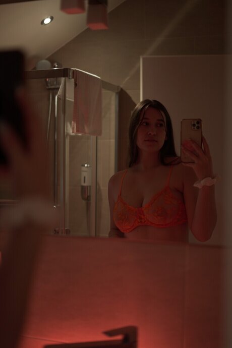 Foto di nudo di fuga di OnlyFans di Emma Bianchi