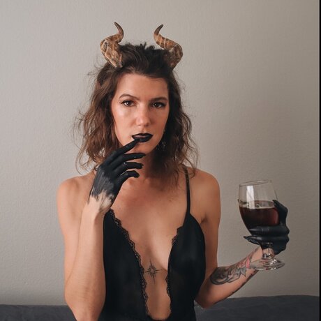 Foto di nudo di fuga di OnlyFans di Taratea