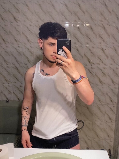 Foto di nudo di fuga di OnlyFans di Irvin Chavez