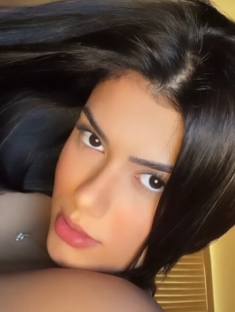 Foto di nudo di fuga di OnlyFans di Victtria Medeiros