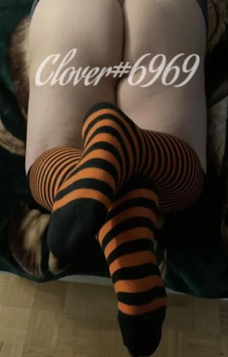 Foto di nudo di fuga di OnlyFans di Clover 6969