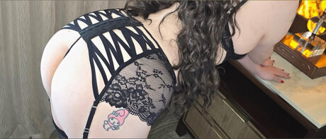 Foto di nudo di fuga di OnlyFans di Isabella Trixxx