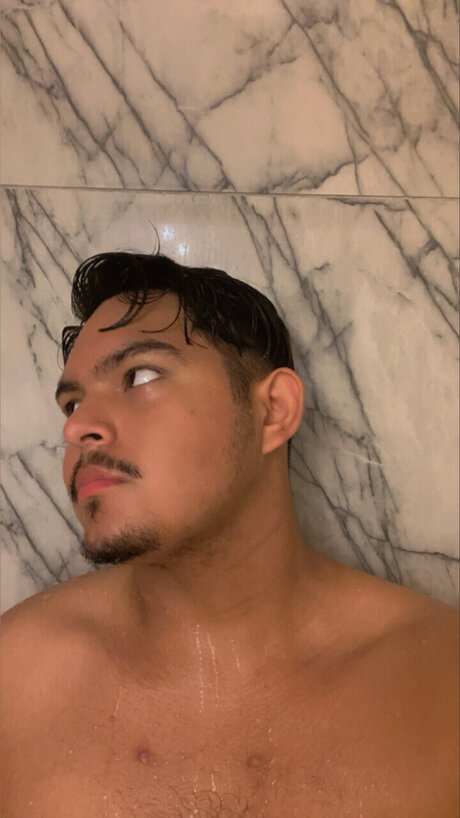 Foto di nudo di fuga di OnlyFans di Serrano569