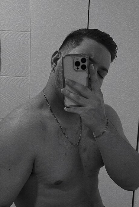 Foto di nudo di fuga di OnlyFans di Mr Tauro 