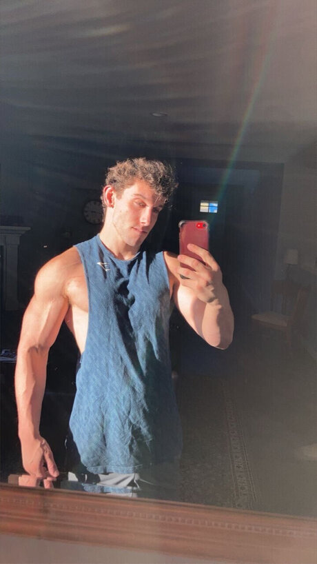 Foto di nudo di fuga di OnlyFans di J